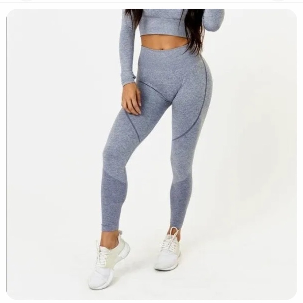 ACTA • Women’s Athletic Purple Seamless Leggings Size Medium